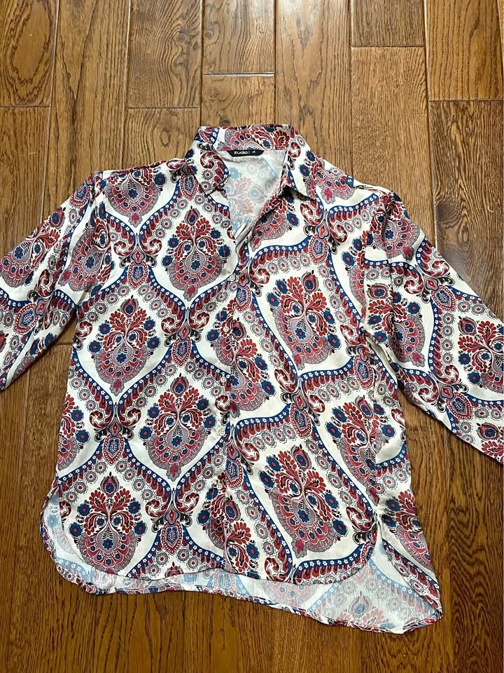 Women’s blouse M