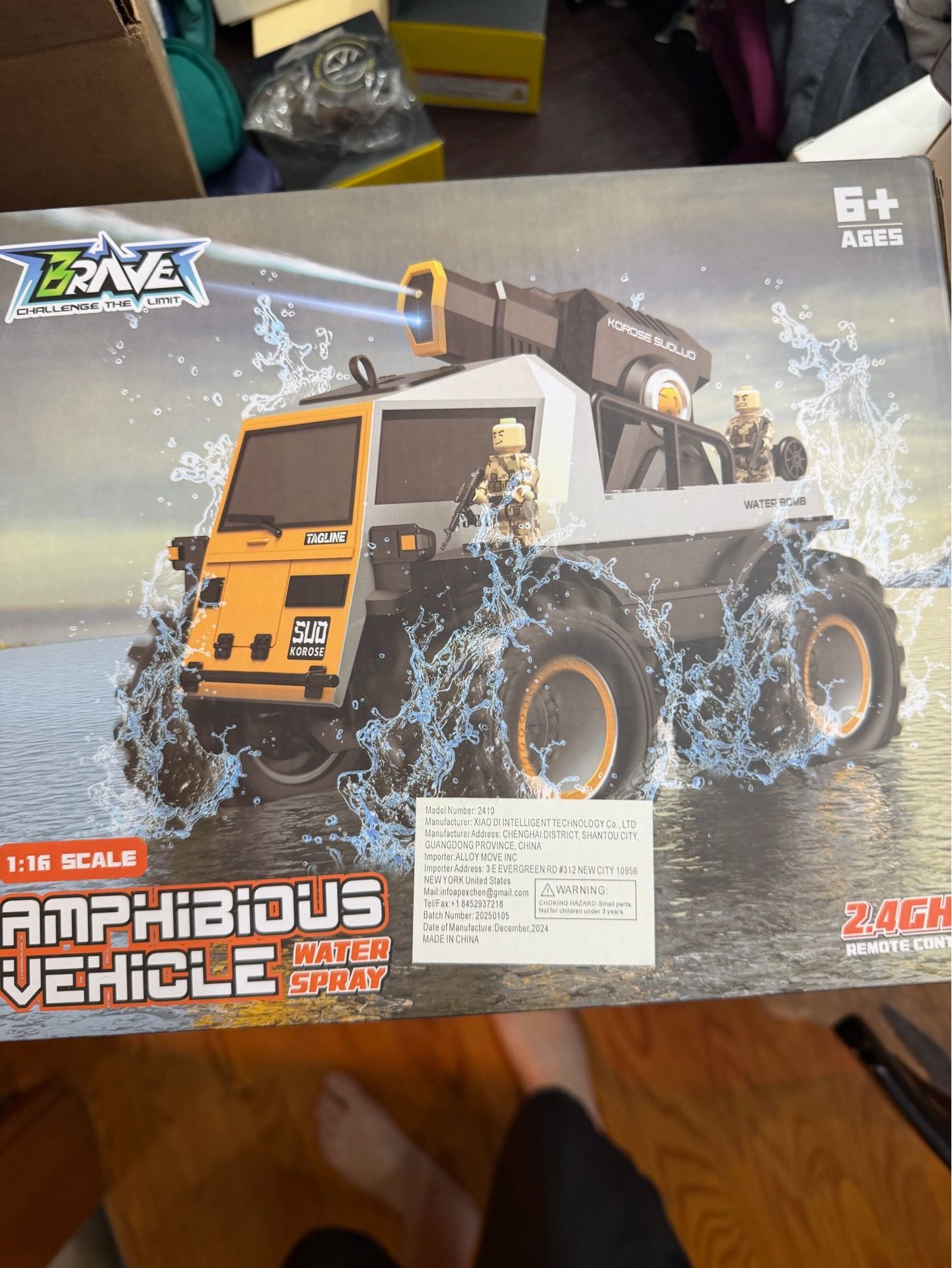 RC Truck / Amphibious Vehicle with Water Spray
