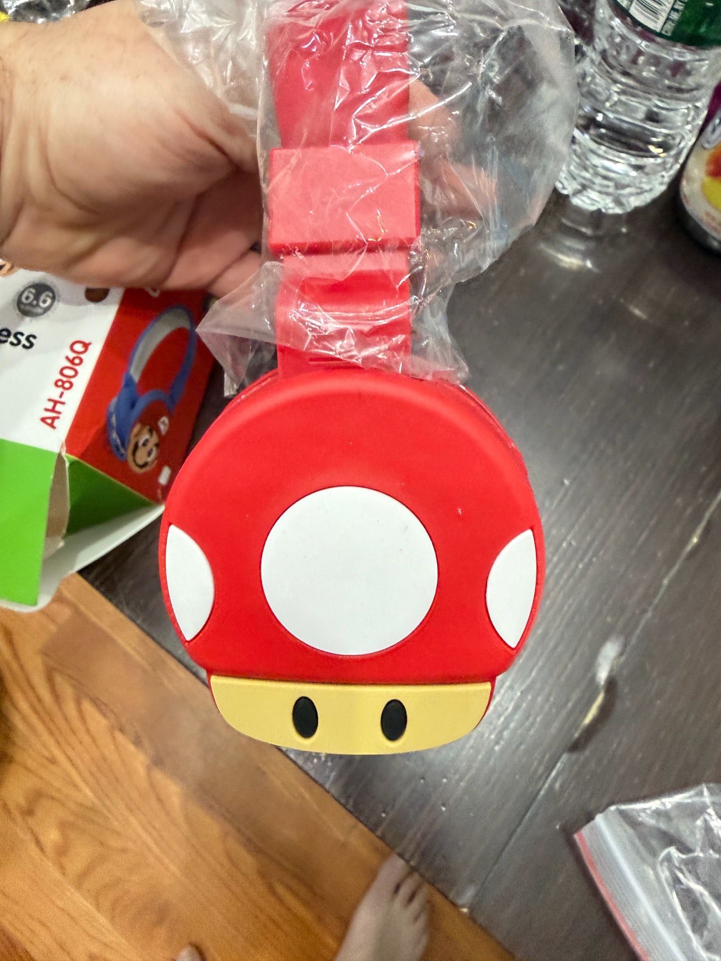 Super Mario Bros Wireless Headphones - photo 2