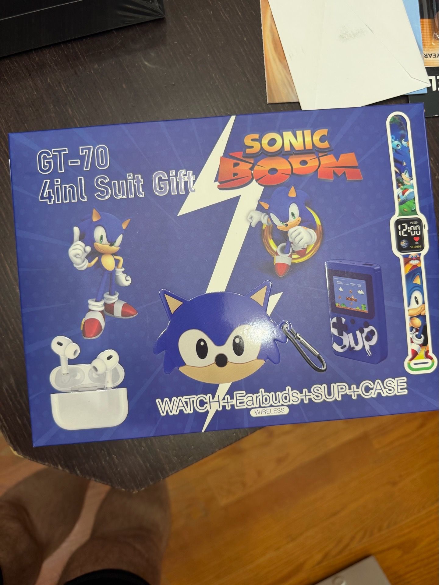 Sonic 4 in 1 Gift Watch, Earbuds, Case + 500 Games