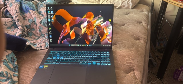Used Like New Gaming Laptop - photo 2