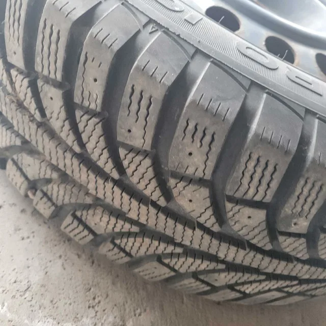 winter tires 215 60 R16 image indicator(2)