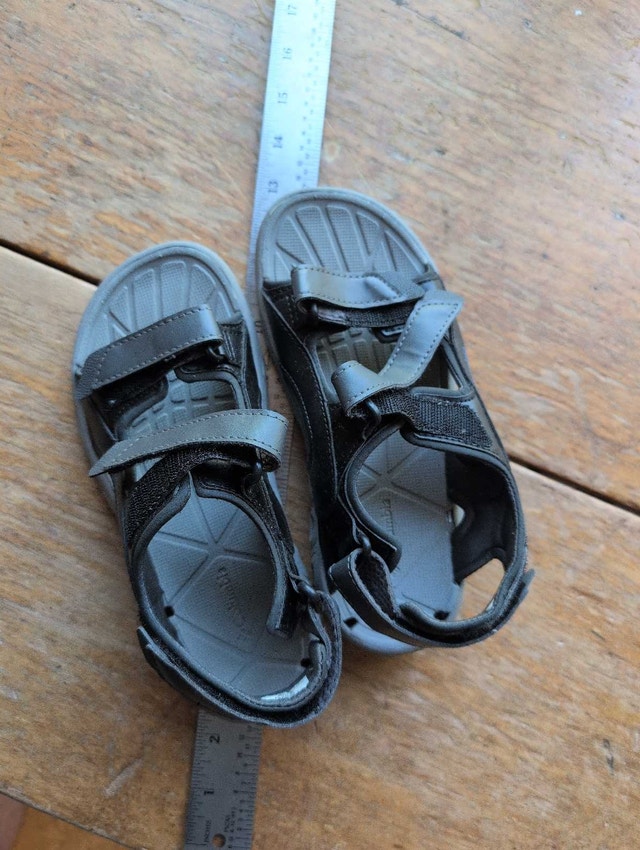 Columbia Sandals Youth Size 2 - photo 4