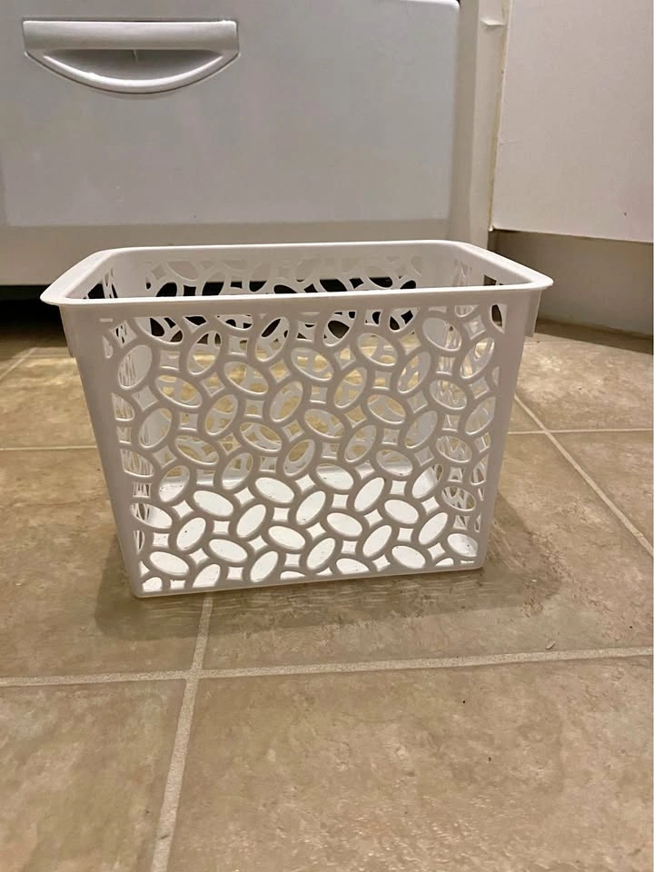 Plastic organizers baskets