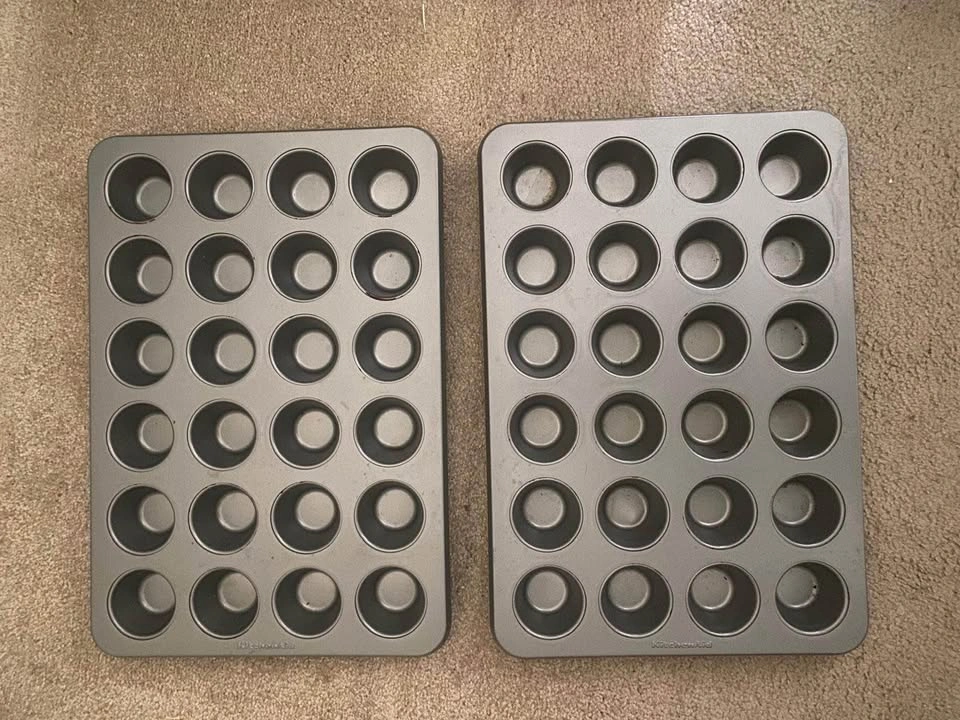 Muffin Pans - photo 2
