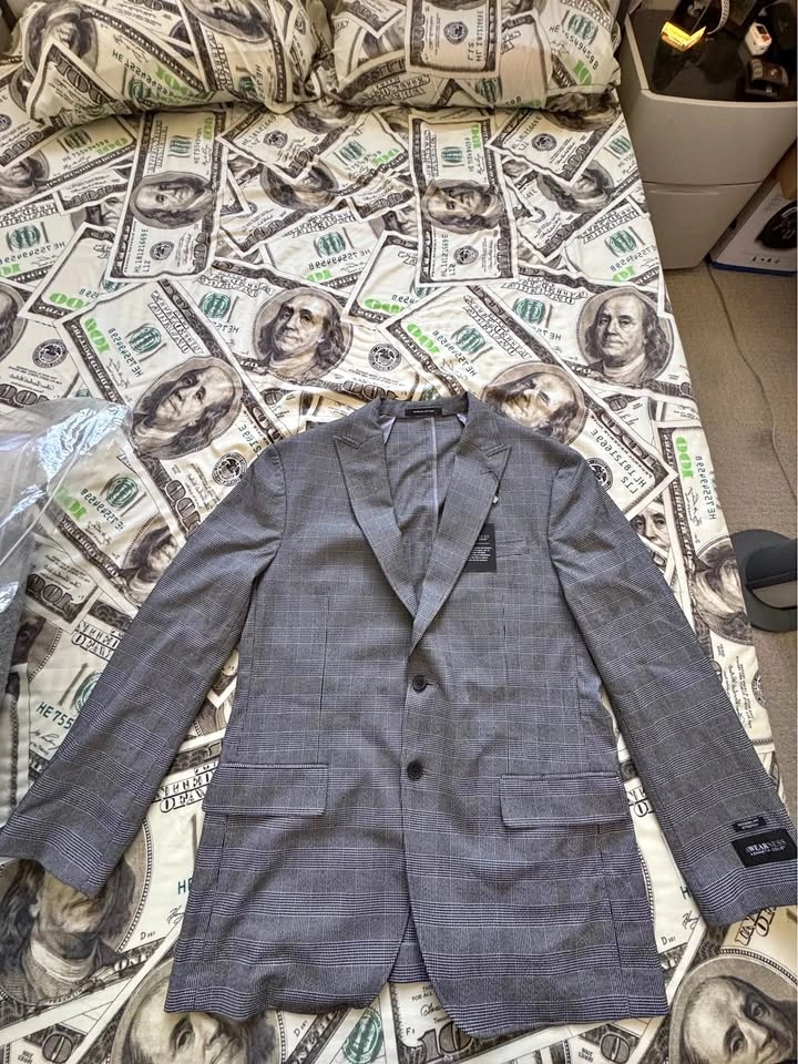 Kenneth Cole Sports Coat - Grey Checks - Size 42R - Brand New Wi