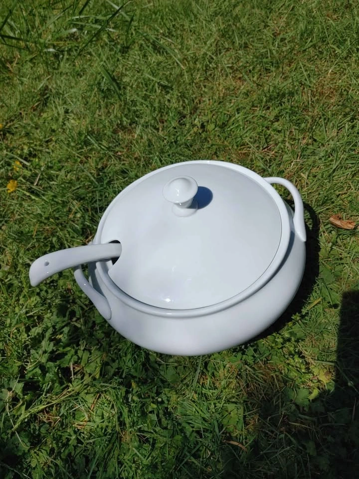 White porcelain soup tureen pot with lid and ladle - photo 2