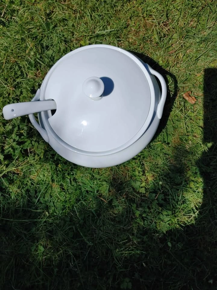 White porcelain soup tureen pot with lid and ladle - photo 4