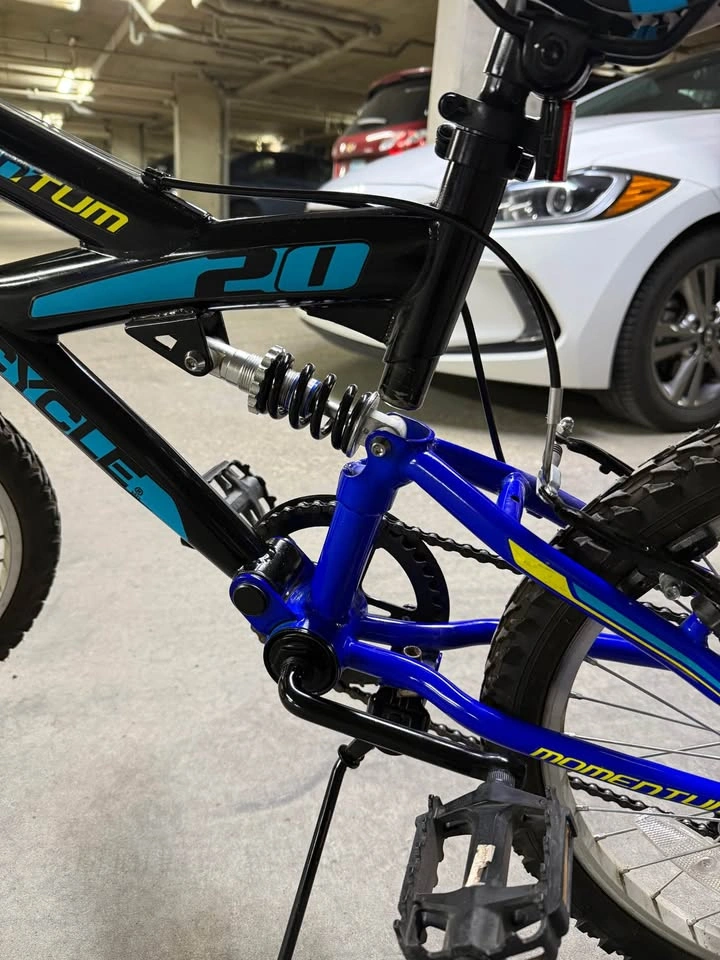 Supercycle Momentum 20” Kids Bike — Almost Brand New - photo 4