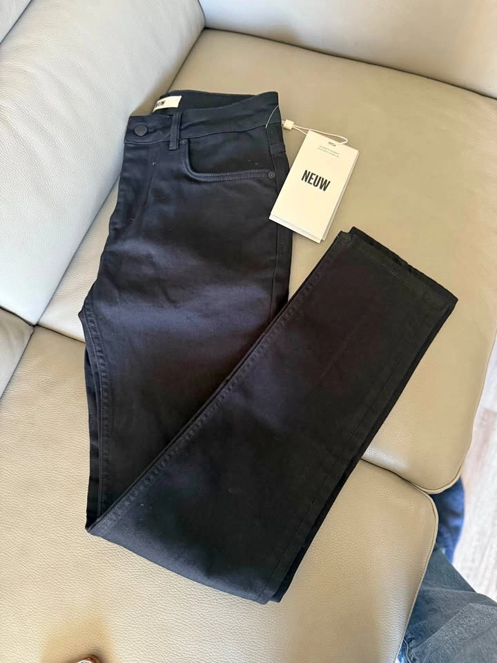 NEUW Denim Lou Slim Forever Black Jeans (Brand New)