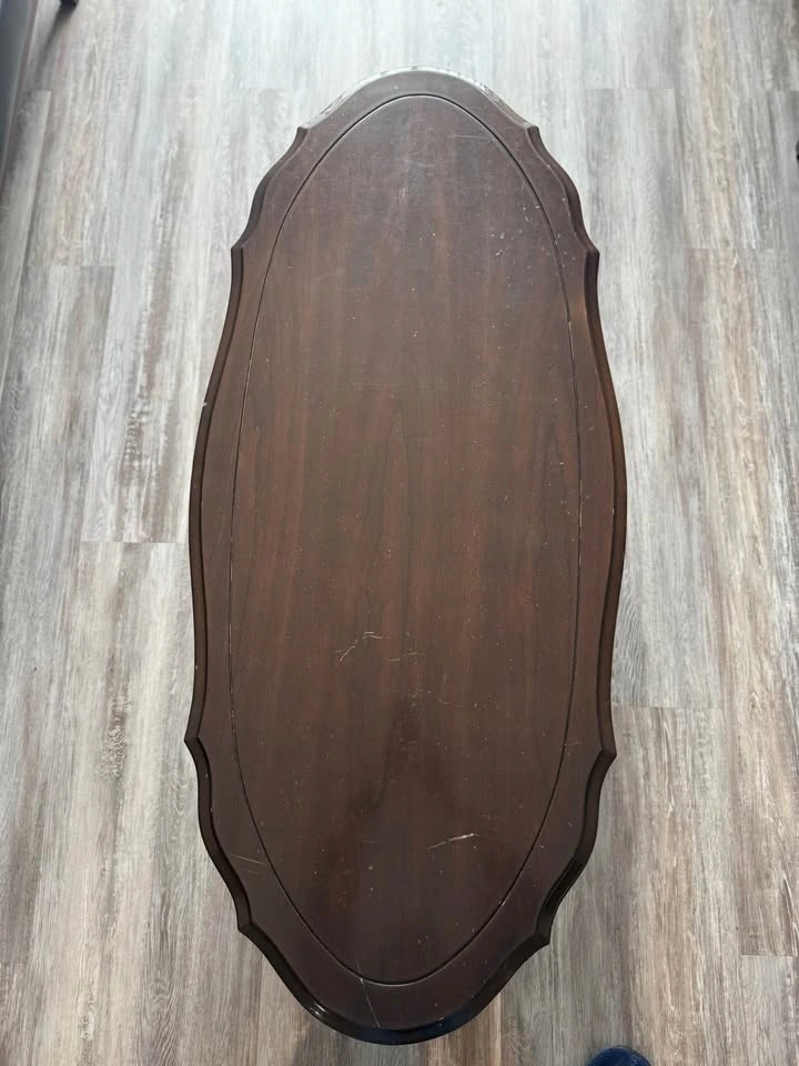 Deilcraft Solid Wood Coffee Table - Made in Canada - Oval Carved - photo 5
