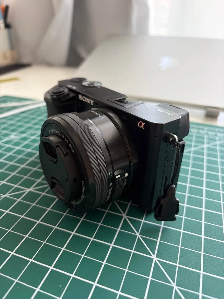 Sony Alpha a6100 Mirrorless Camera w/ 16-50mm Lens - photo 2