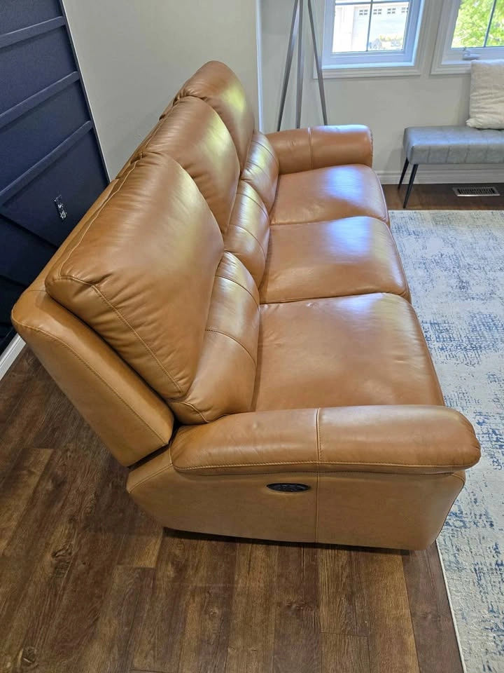 Carmax Genuine Leather 3-Seater Power Sofa