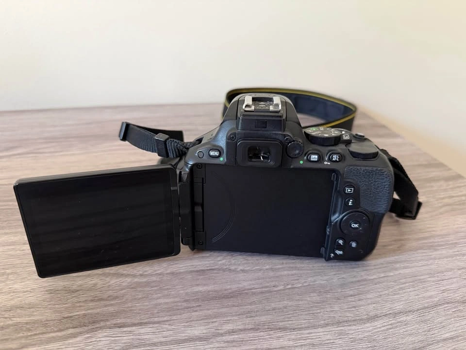 Nikon D5500 DSLR Camera Bundle - photo 4