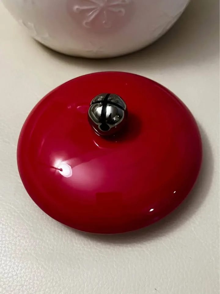 Hallmark Keepsake Ornament "A Merry Mouse" image indicator(4)