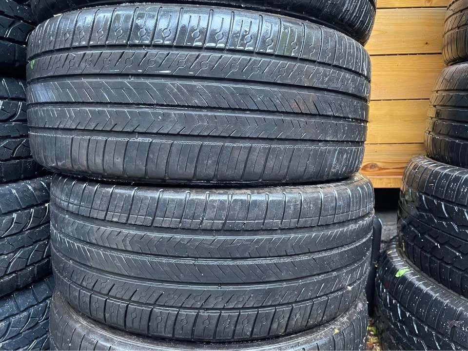 225/40R18 All Season Tires - Set of 4 - photo 3