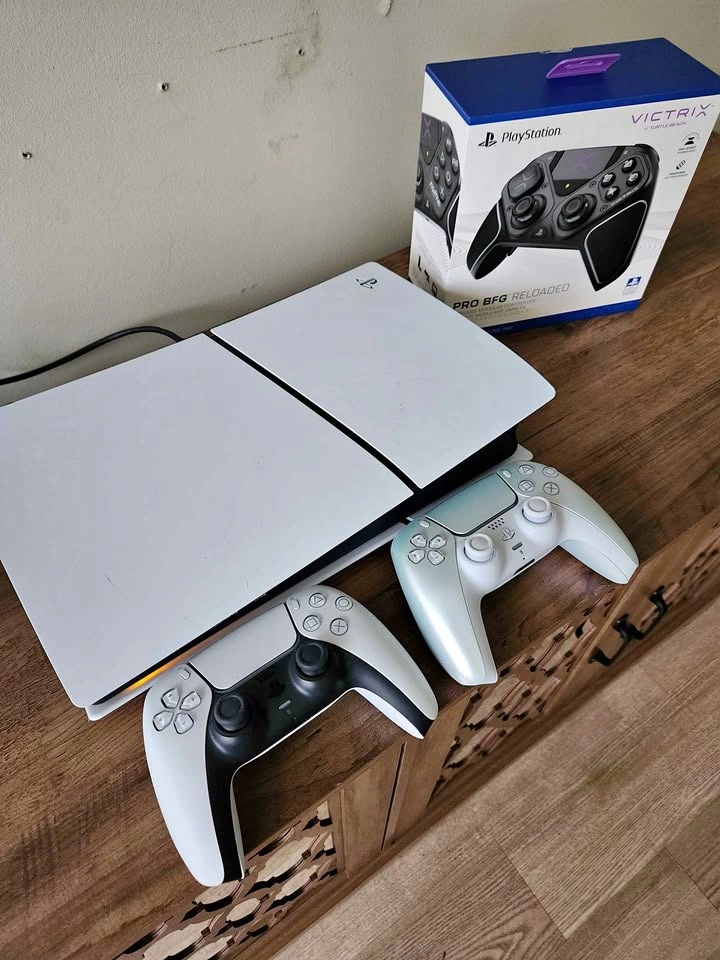 PS5 Slim Bundle + Victrix Pro BFG + 2 Controllers