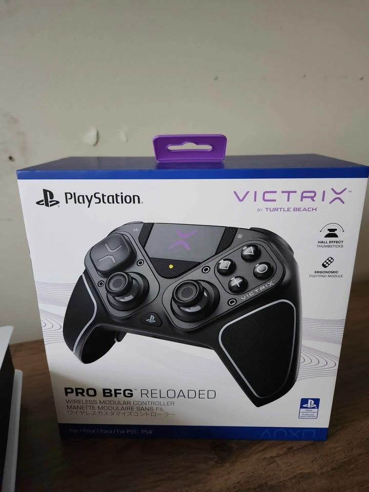 PS5 Slim Bundle + Victrix Pro BFG + 2 Controllers - photo 4