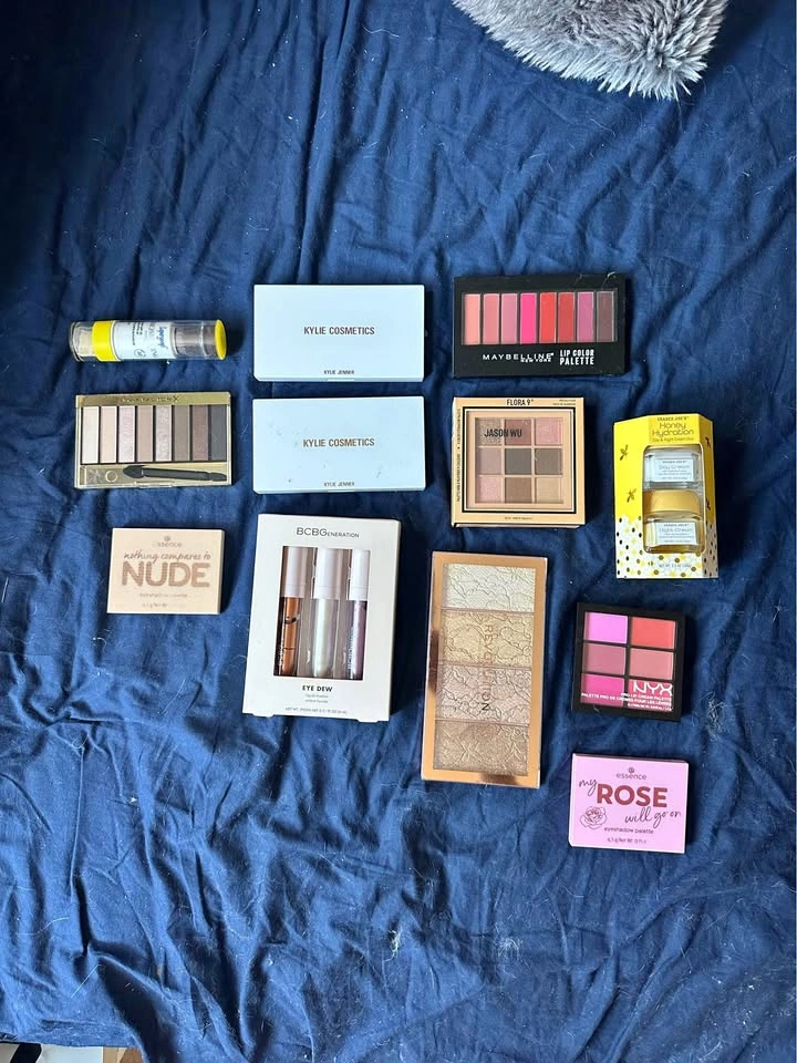 Assorted makeup lot