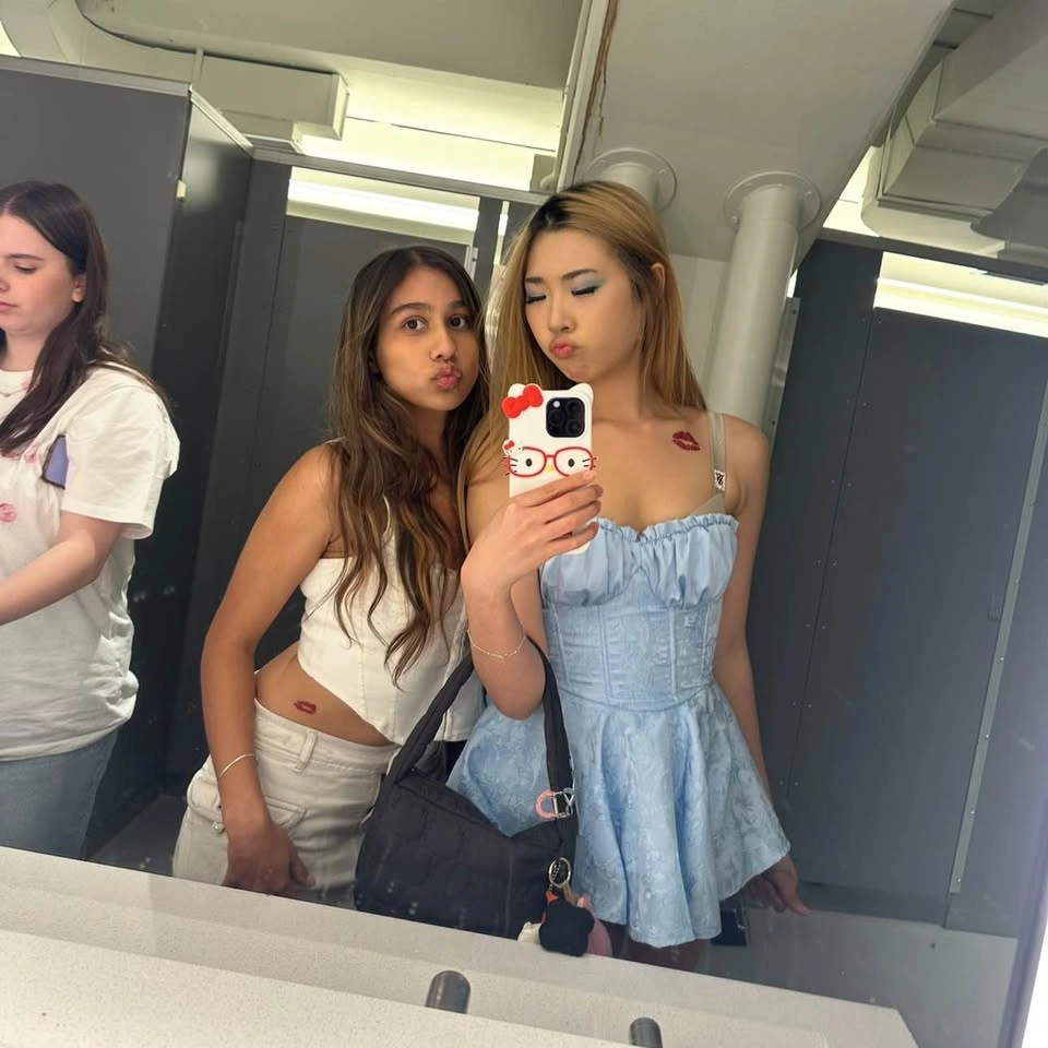 Sabrina Carpenter Mini Dress - photo 3