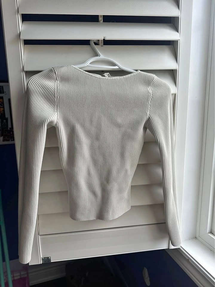 XS Aritza Contour Backless Long Sleeve
