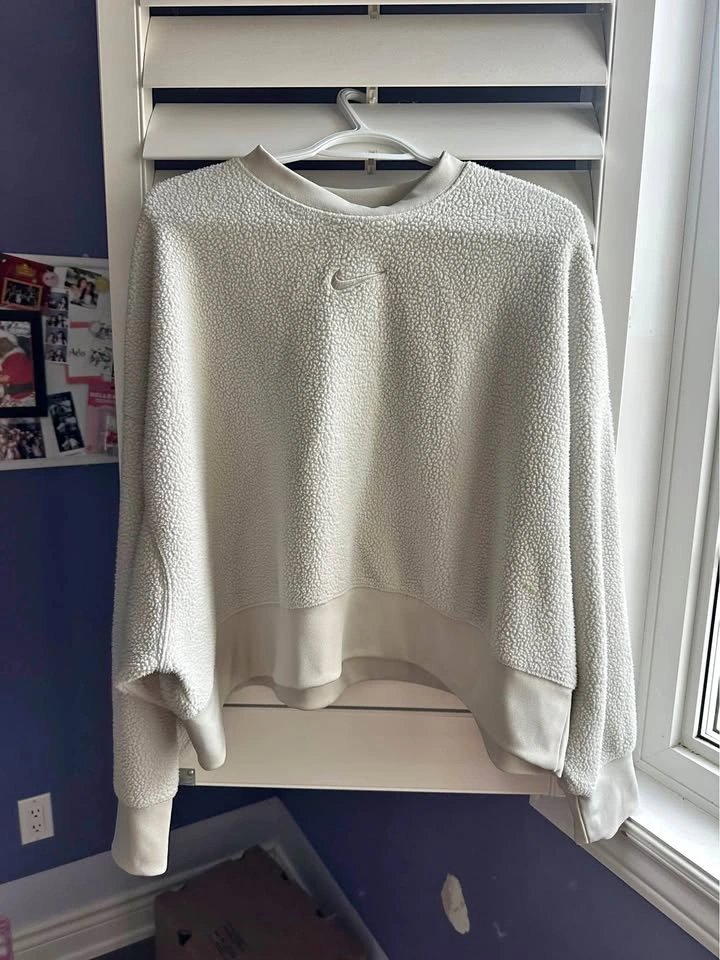 Large plush Nike sweater