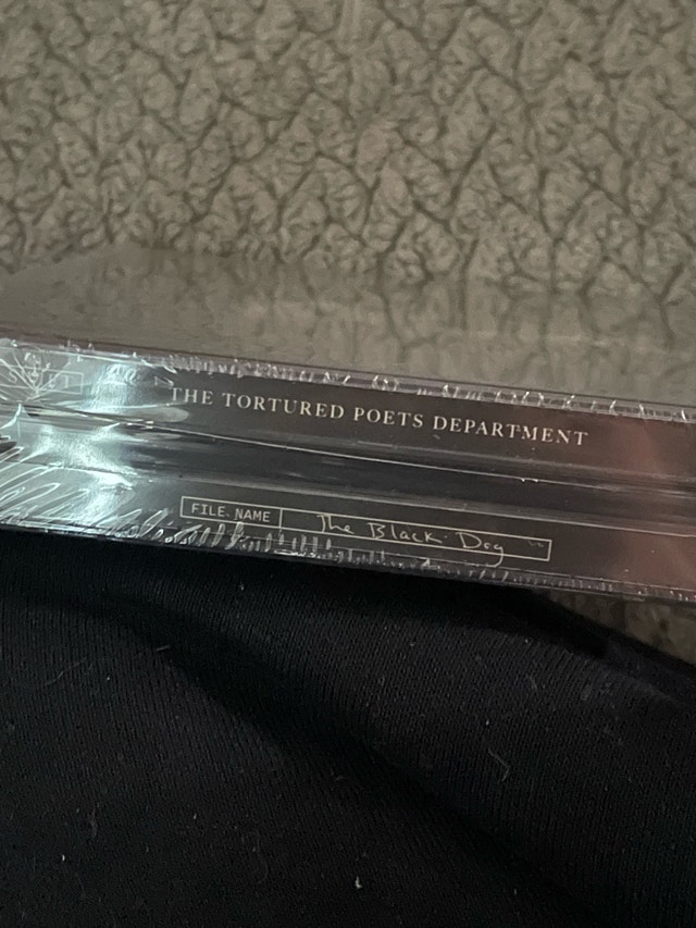 Taylor Swift TTPD CD (The Black Dog Ed) - photo 5