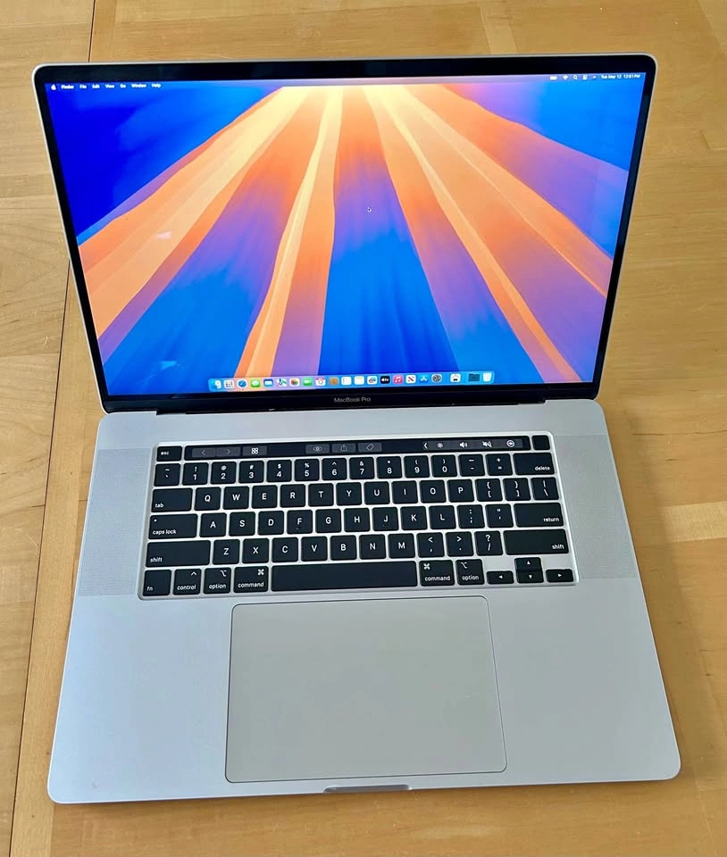 16” MacBook Pro 64GB RAM Touchbar