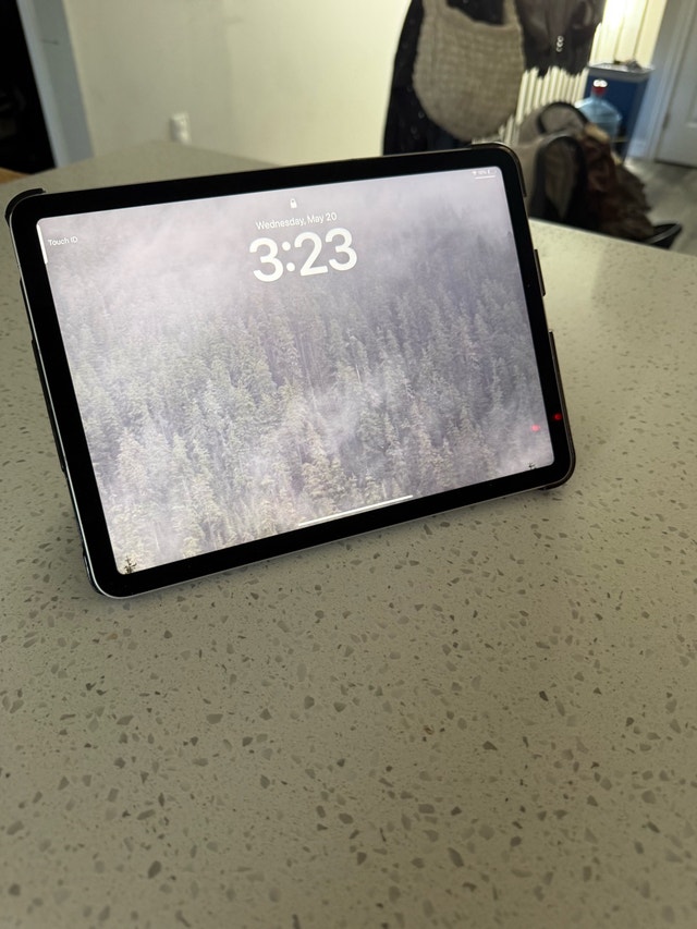 iPad Air 4th Gen 64GB WiFi + Cellular A2324