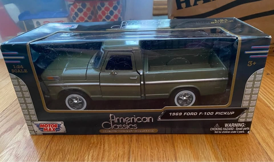 MOTOR MAX 1969 Ford F-100 Pickup Die-Cast Truck 1:24 - photo 3