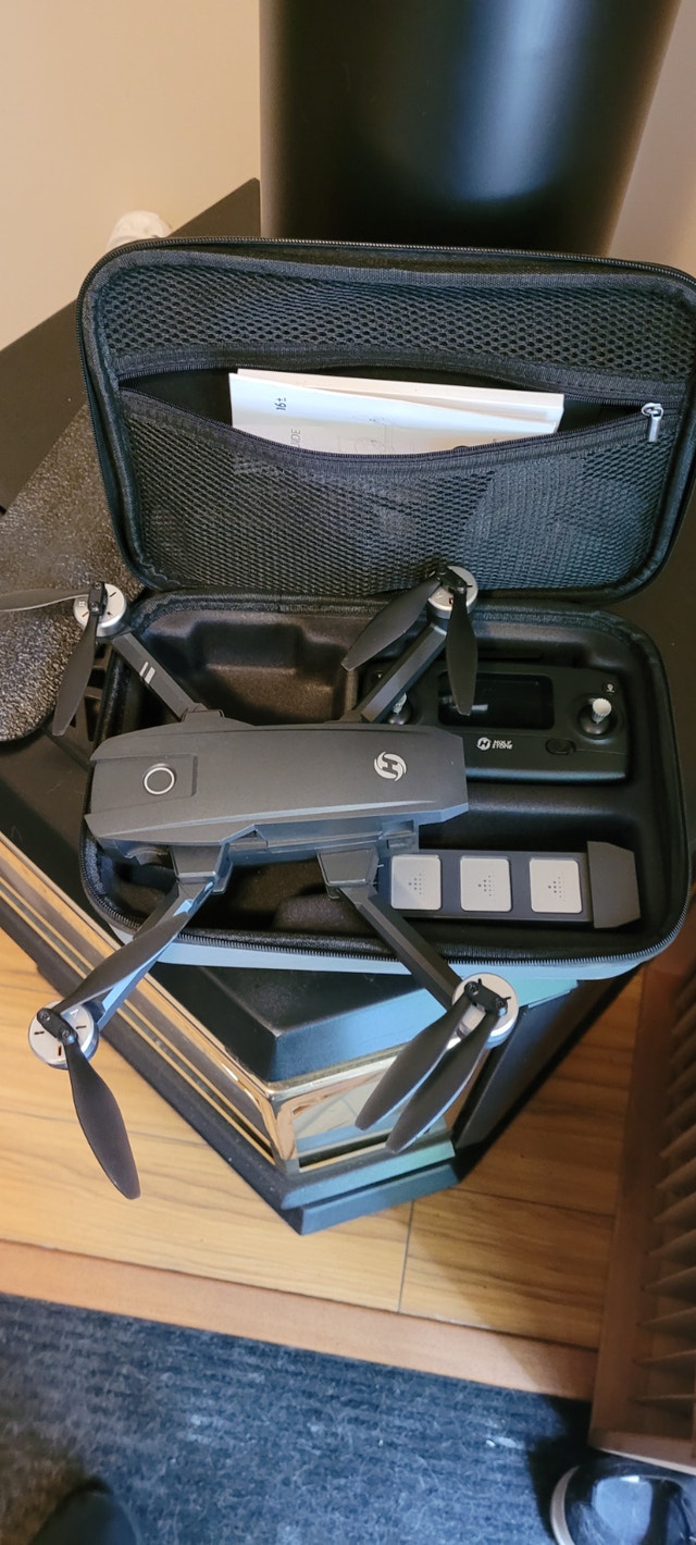 Holy Stone HS720 Drone - Like New, Flown Twice - photo 2