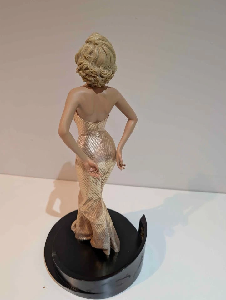 Marilyn Monroe 1/4 Scale "Gentlemen Prefer Blondes" - Blitzway - photo 5