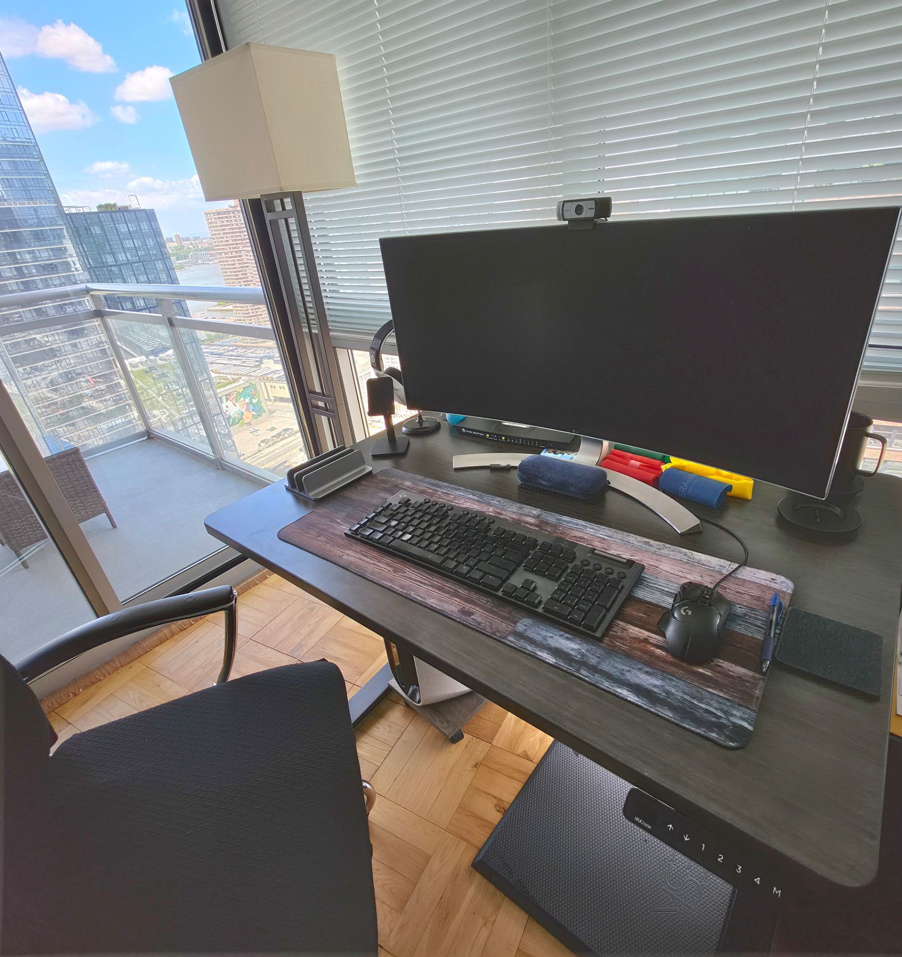 UPLIFT V2 Standing Desk - Ash Gray 42" x 30" - photo 2