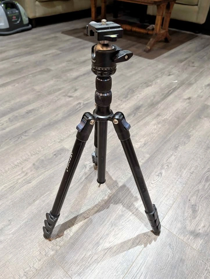 Camera Tripod and ballhead
