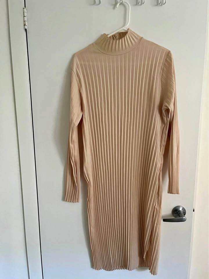 Oak and Fort Pleated High Neck Midi Dress Beige S