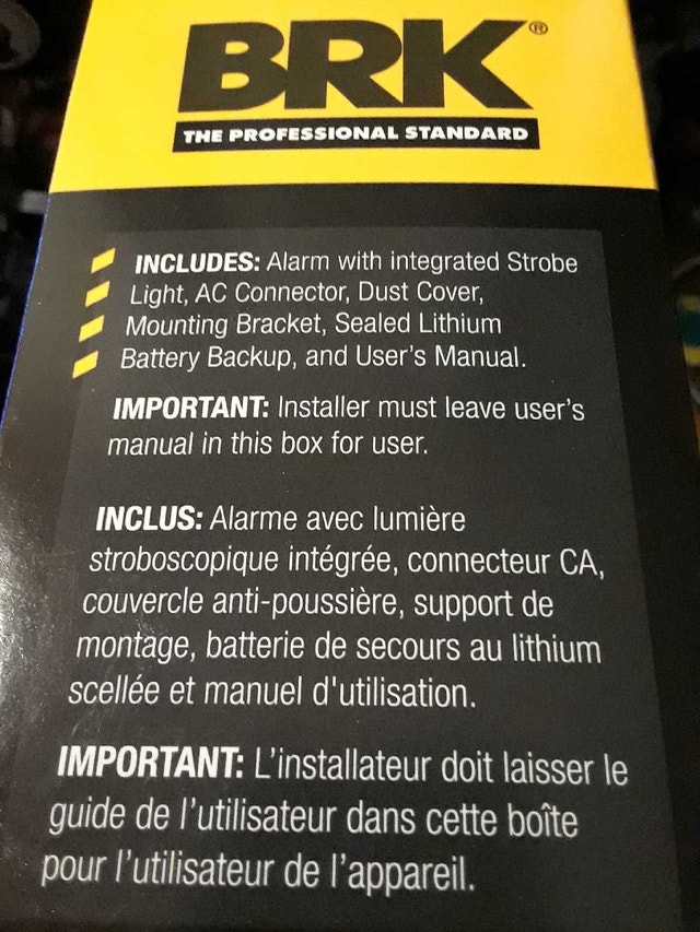 Brand new smoke alarm with LED strobe - photo 3