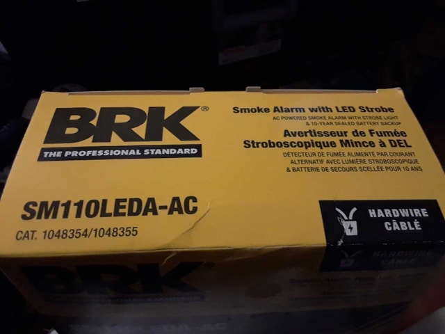Brand new smoke alarm with LED strobe - photo 4