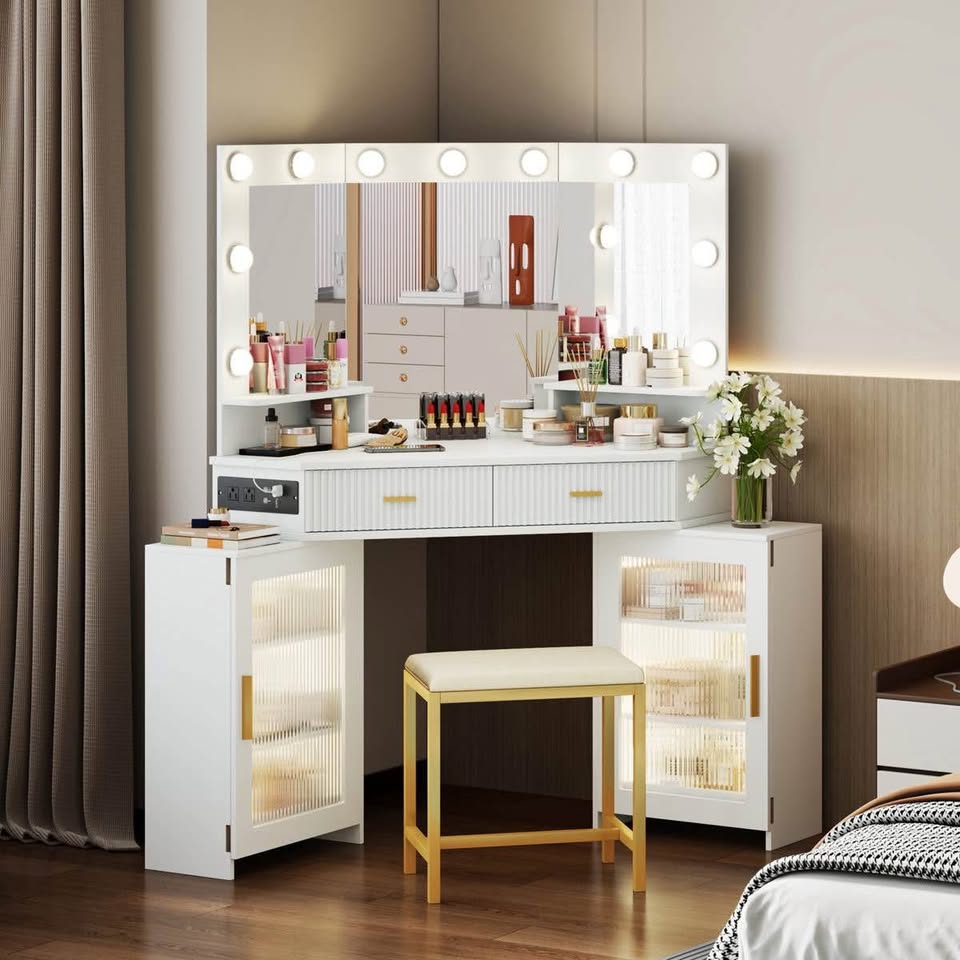 Vanity for make up and toiletries with lights, outlets - photo 2