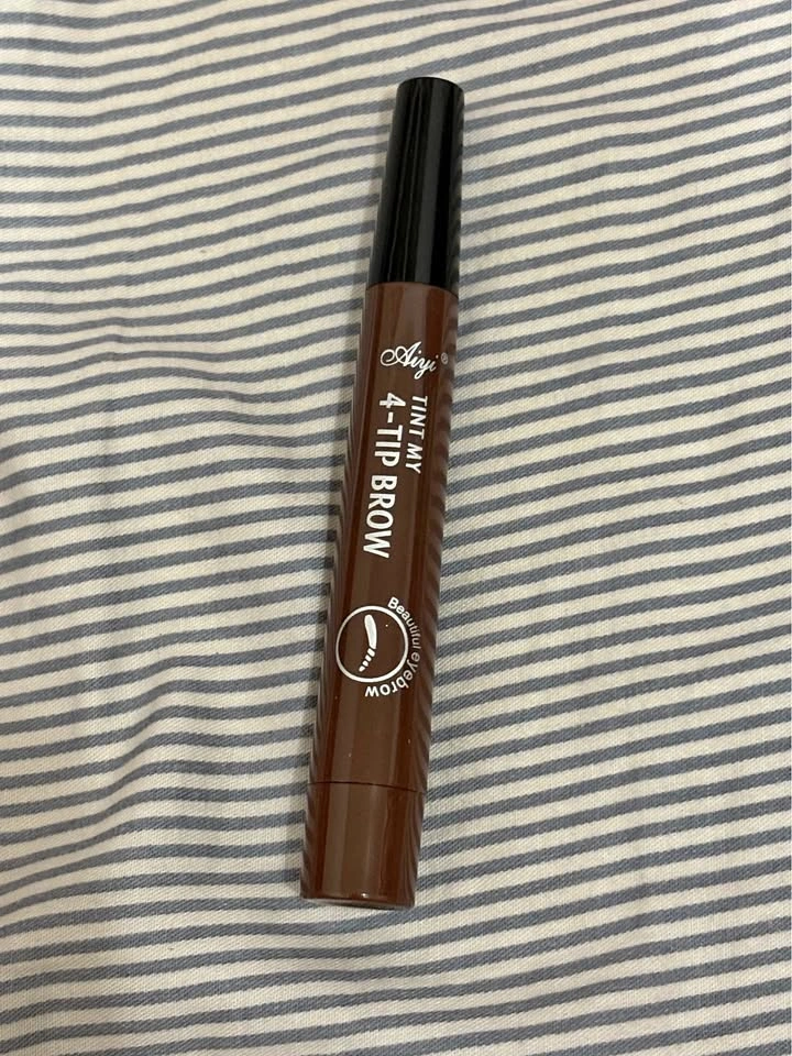 Eyebrow tint in dark brown