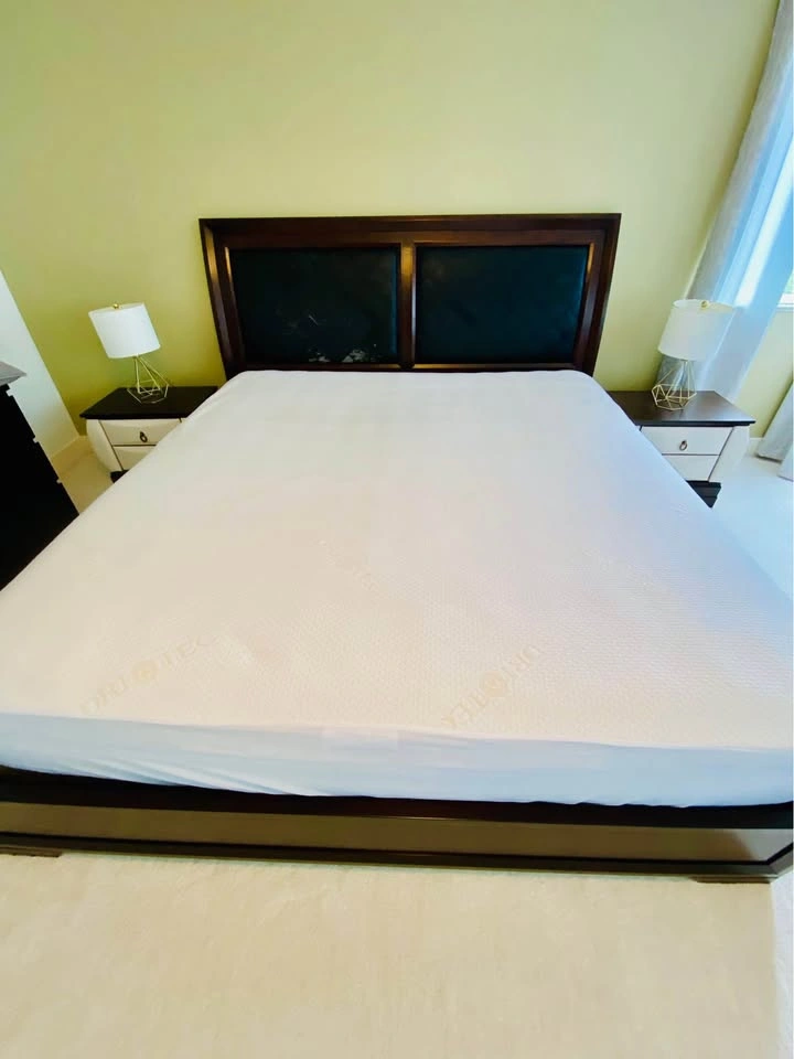 Premium Serta King Mattress | Like New Condition | $150 - photo 4