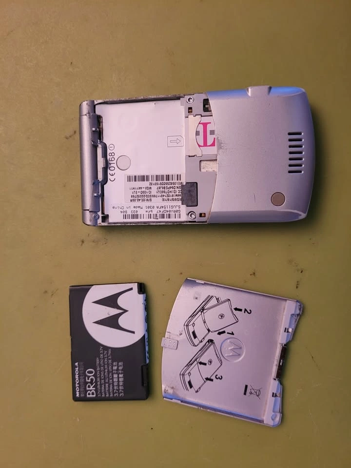 Motorola razr v3 hello moto - photo 3