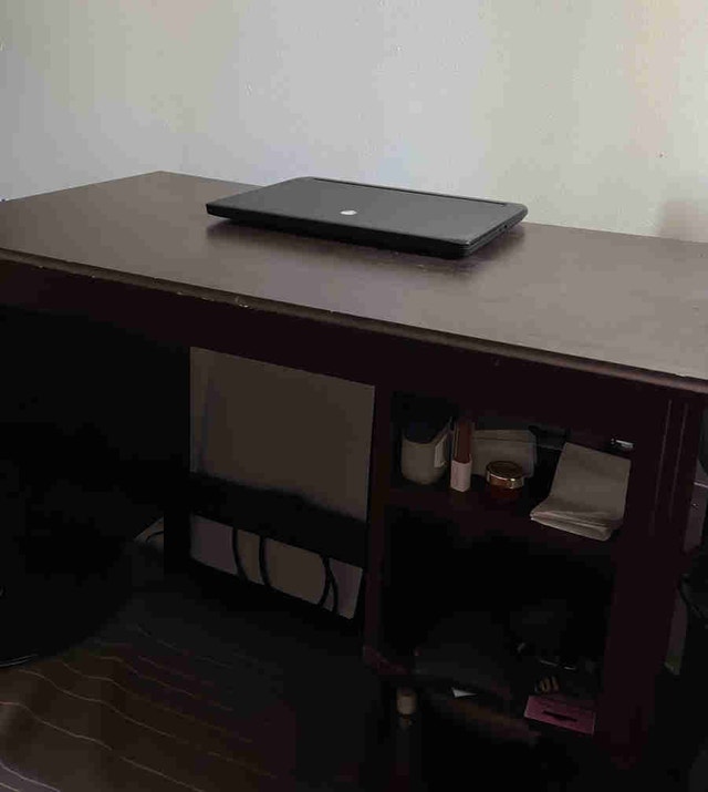Office Desk - photo 2