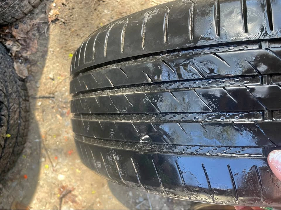 225/40R18 MAXTREK All Season Tire