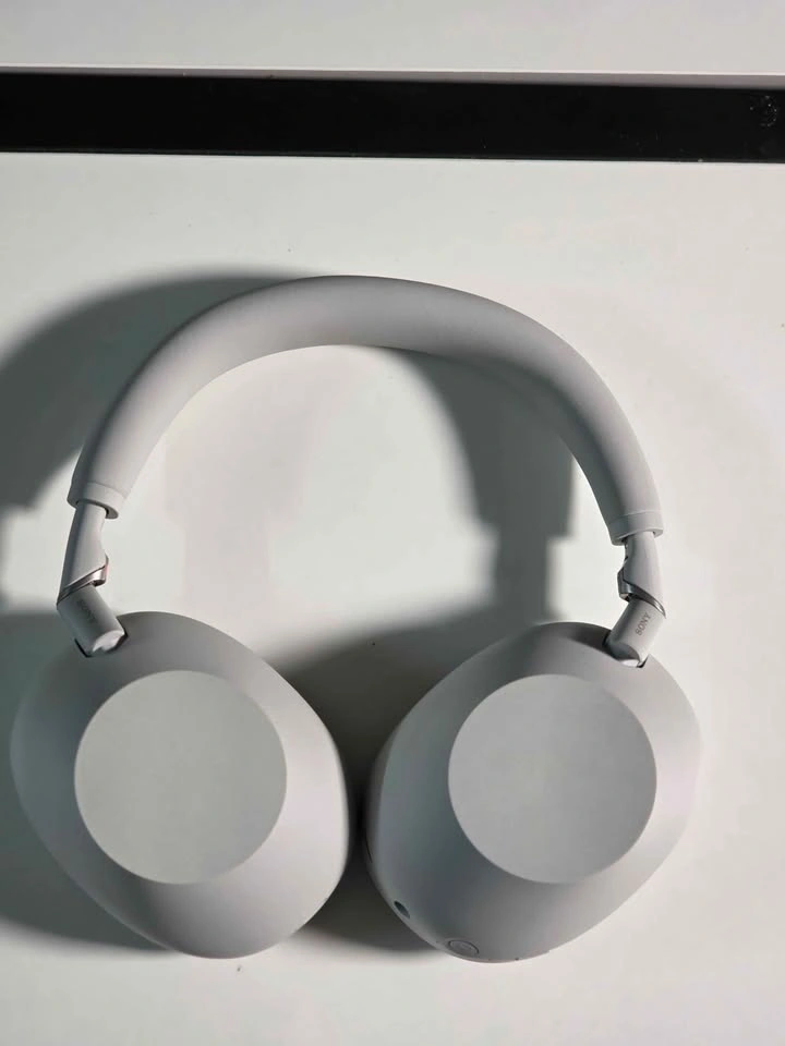 Sony WH-1000XM6 Headphones - photo 3