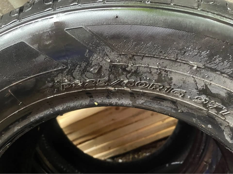 225/60R16 Hankook All Season Tires - photo 4