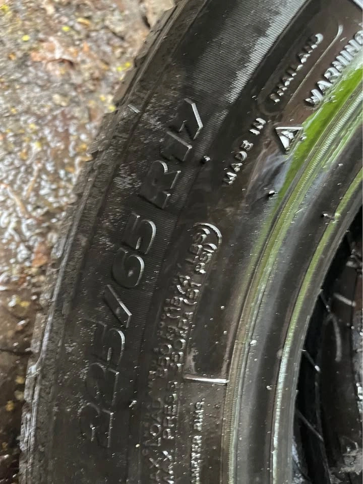225/65R17 Michelin All Season Tires - photo 3
