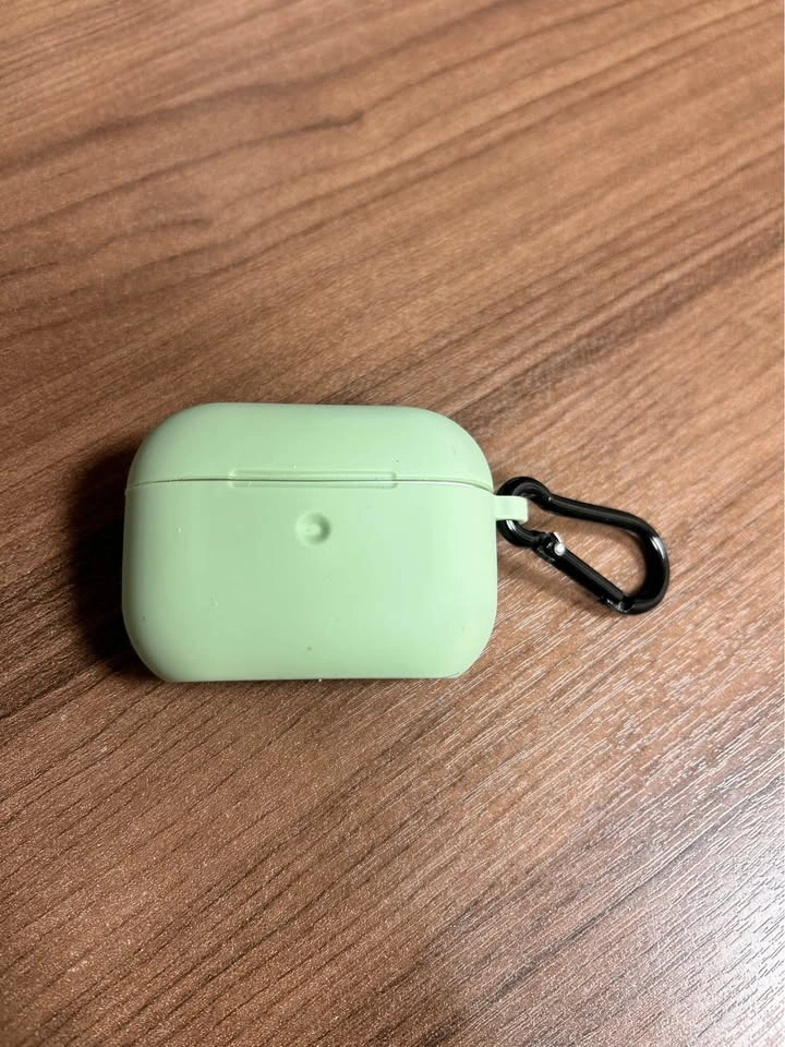 Apple AirPods Pro with MagSafe Case - photo 2