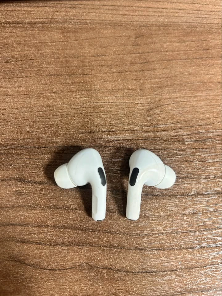 Apple AirPods Pro with MagSafe Case - photo 4