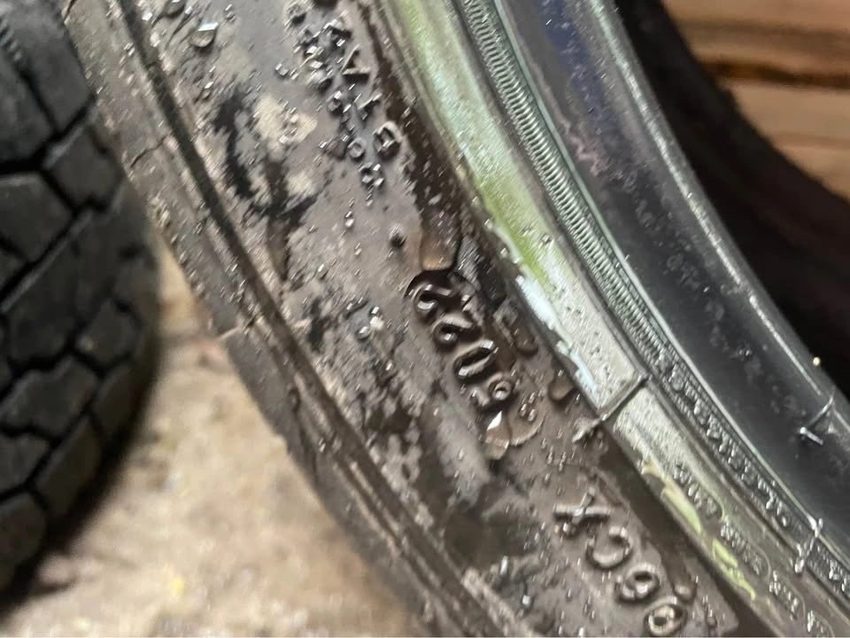 225/40R18 All Season Tires - set of 4 - photo 3