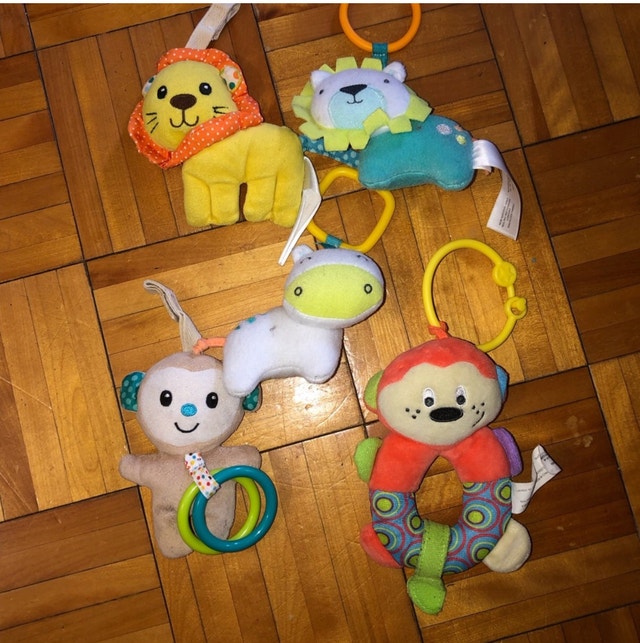 Infantino Stroller & Crib Hanging Plush Toy Set